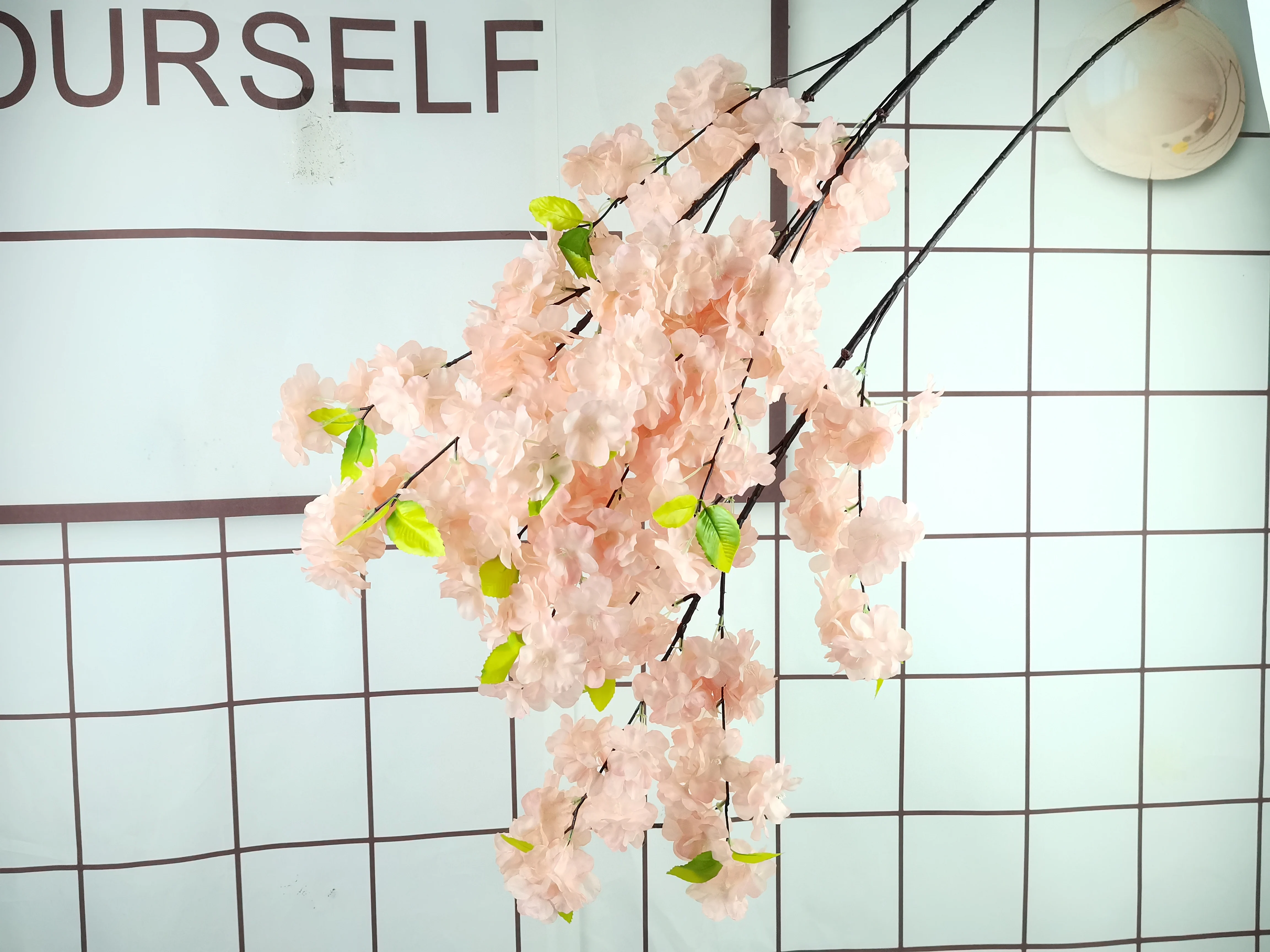 

Вишневый цвет ручной работы, декор гостиной, планировка свадебной сцены, украшение внутреннего открытого сада, высокое качество