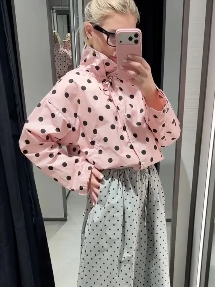 เสื้อแจ็คเก็ตผู้หญิงลายจุดสีชมพู แฟชั่นคอสูง ตัดเย็บเรียบหรู