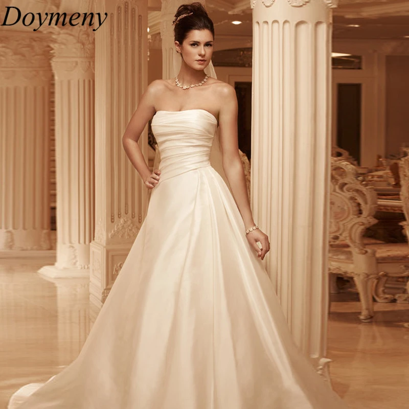 

Doymeny Bridal Sexy Wedding Dress Strapless Sweep Train Satin Button Draped Pleat Sleeveless Simple A-Line Robe De Mariée 2023