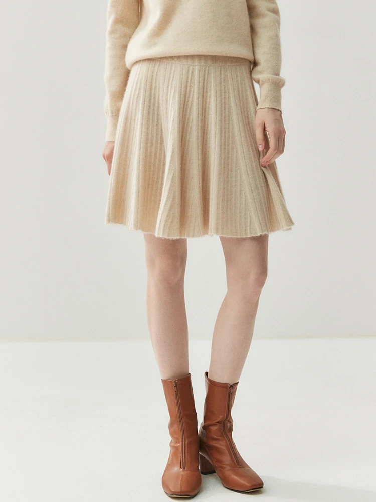 Skirt model wearing