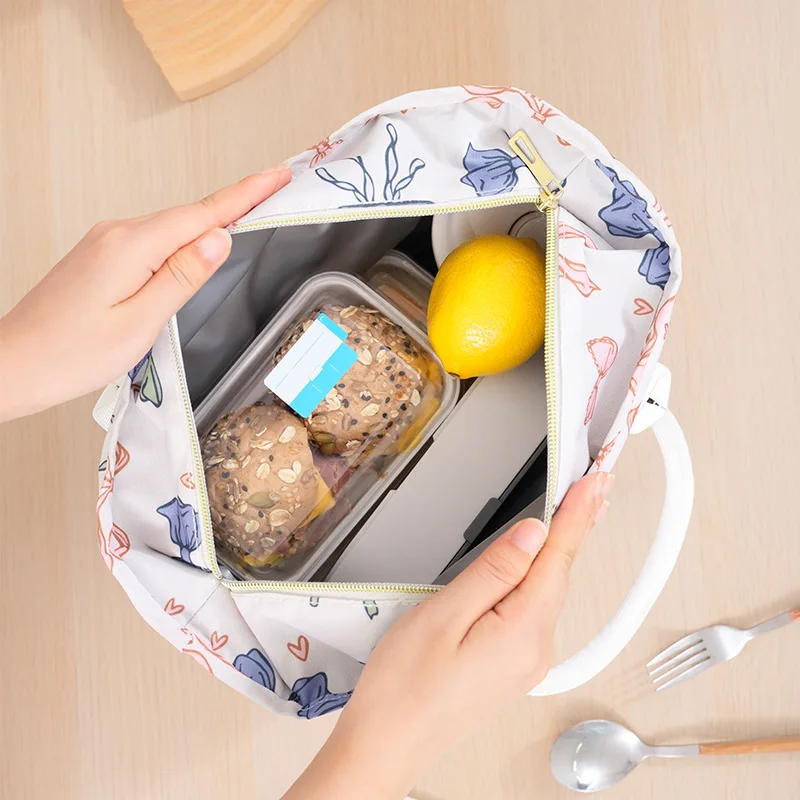 Chic Insulated Lunch Tote with Bow Design – Stylish, Waterproof Cooler Bag