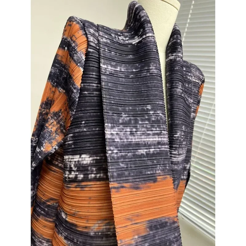 Miyake Pleated Retro Printed Foldable Collar Long Sleeved Jacket for Women\'s Autumn/winter 2023 New Arab Style Oversized Jacket