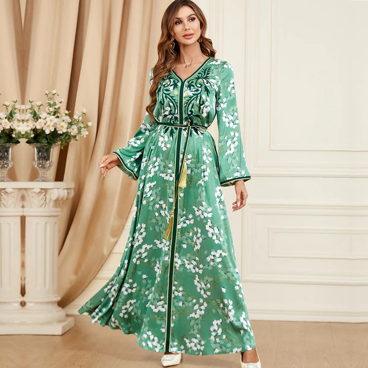 

Saudi Arabian Middle Eastern Muslim Luxury Women's Dress Spring And Autumn New Embroidered Fragmented Splice Dress With Belt