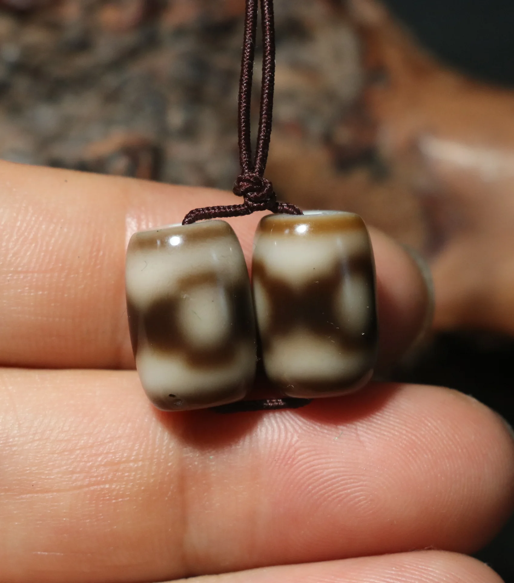 

A Pair Energy Tibetan Old Agate Honest 3 Eyed Bucket Shape dZi Bead Amulet DIY LKbrother Sauces Top Quality F029A