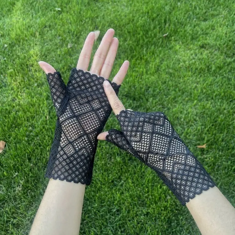 

Luxury Lace Women Sun Protection Fingerless Gloves Women Dance Sexy Lace Gloves Ladies Half Finger Fishnet Gloves Mesh Mitten