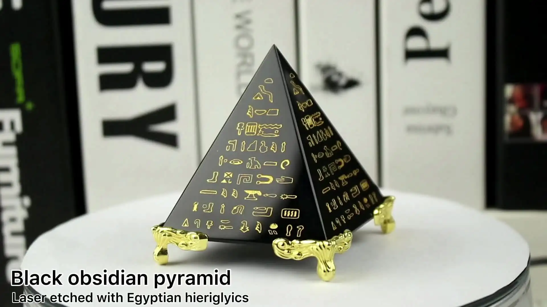 Presse-papier Pyramide En Cristal 60 Mm En Forme De Pyramide égyptienne