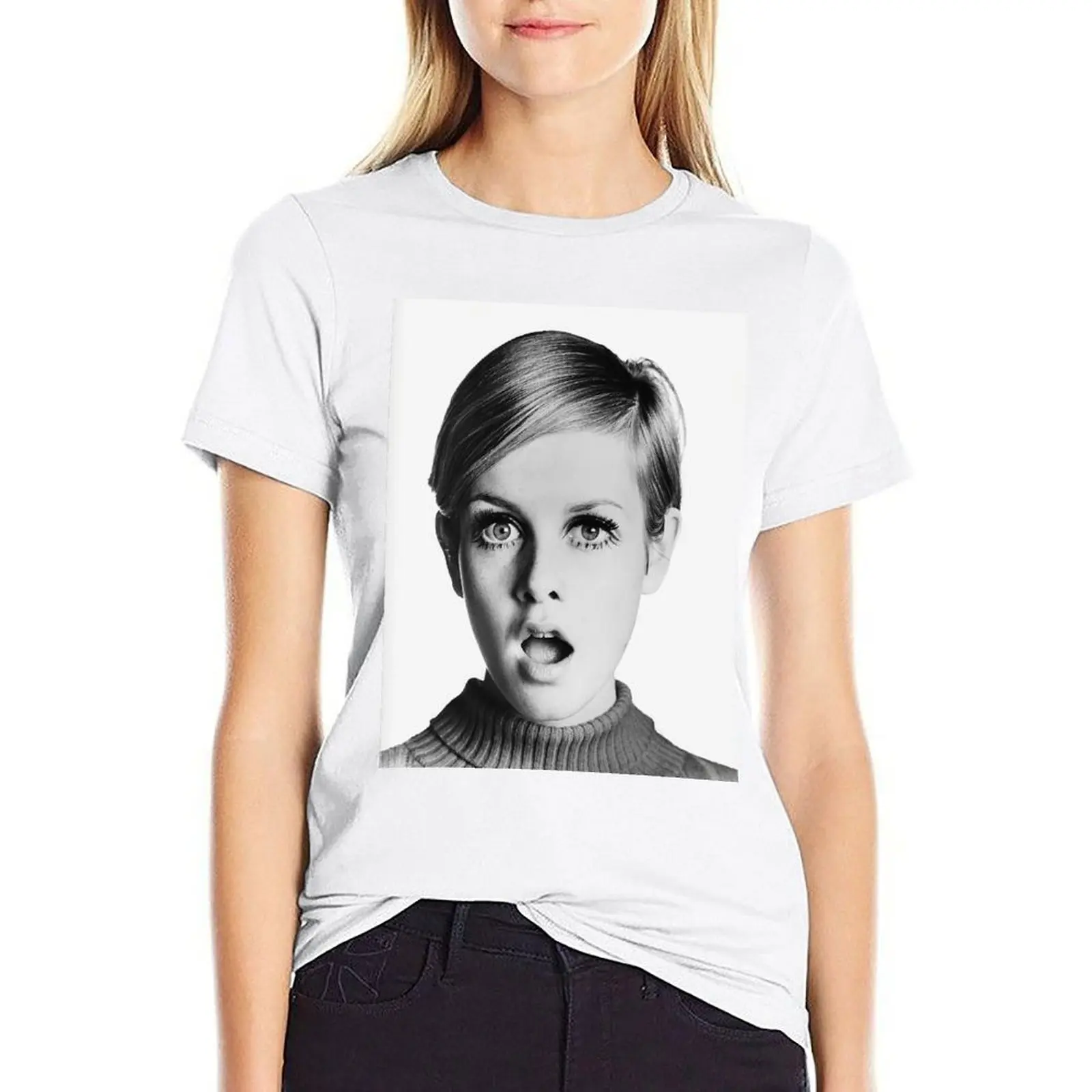 

Twiggy, Retro Fashion Icon, Vintage Black and White Art T-shirt Aesthetic clothing shirts graphic tees Women's clothing