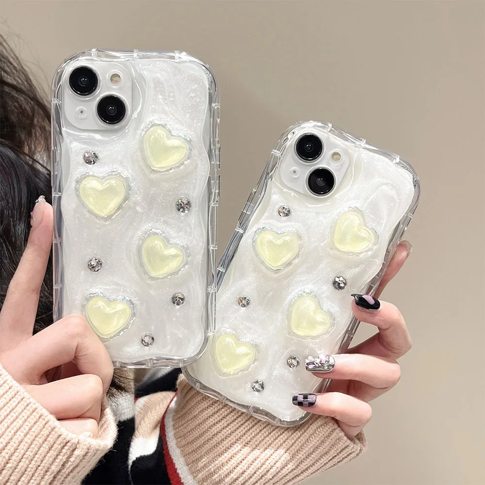 Luxury Milk White Epoxy 3D Yellow Love Heart + Diamond Phone Case Per Iphone 15 14 Pro 13 12 11 X Xr Xs Lens Protection Soft Cover