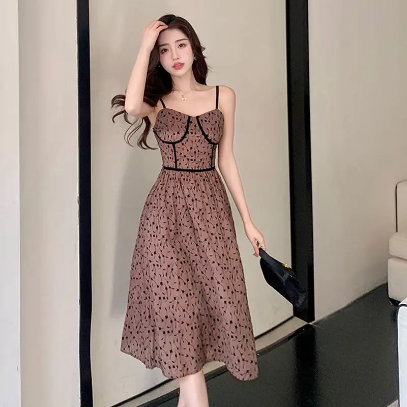 

2023 Women's Dress New Pattern Summer Camisole Sense of Design Retro Broken Flowers Show Thinness Leisure Time Free Shipping