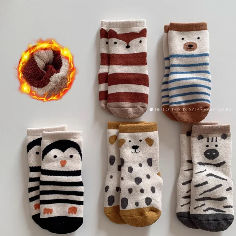 3 Paar Baby-Söckchen mit niedlichen Tiermustern – warm, dick, weich, rutschfest, hautfreundlich, bequem für Herbst und Winter – Detail 3