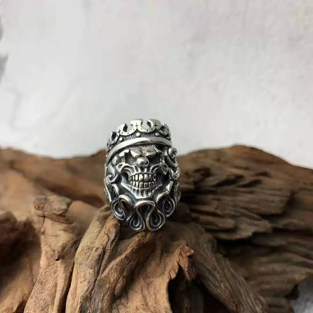 

Мужское серебряное кольцо в виде черепа, серебро 925 пробы