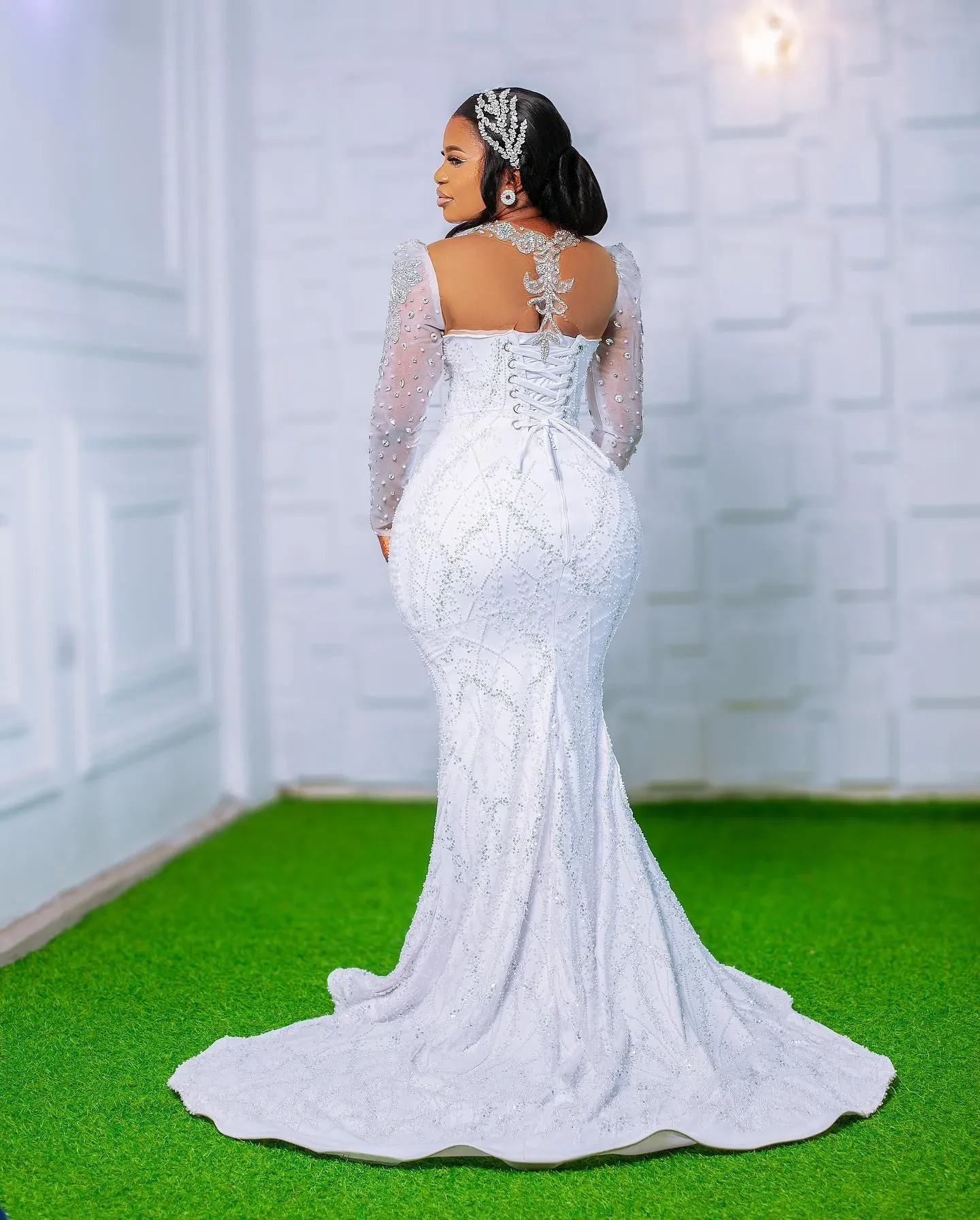 Customized Plus Size Wedding Dresses Bridal Gowns Sheer Neck Long Sleeves Beaded Lace Wedding Gowns for African Black Women