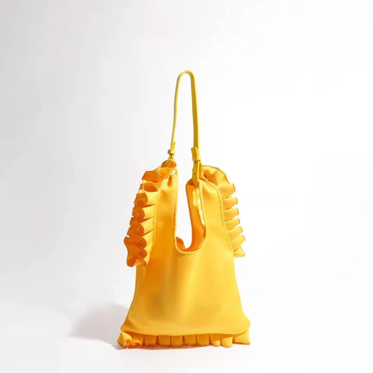 Korean Style Large Capacity Shopping Handbags For Women Chic Folded Knit Pleated Bags Female Fashion Stripe Panelled Tote Bag