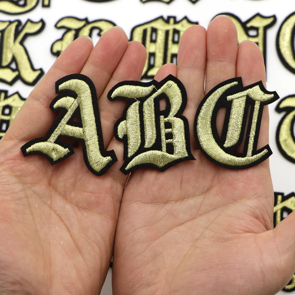 1PC Goldene Griechische Buchstaben Stickerei Patches Eisen Auf Buchstaben Patch A-Z Patch Gestickte Patch Nähen Auf Patch für Kleidung Name Diy