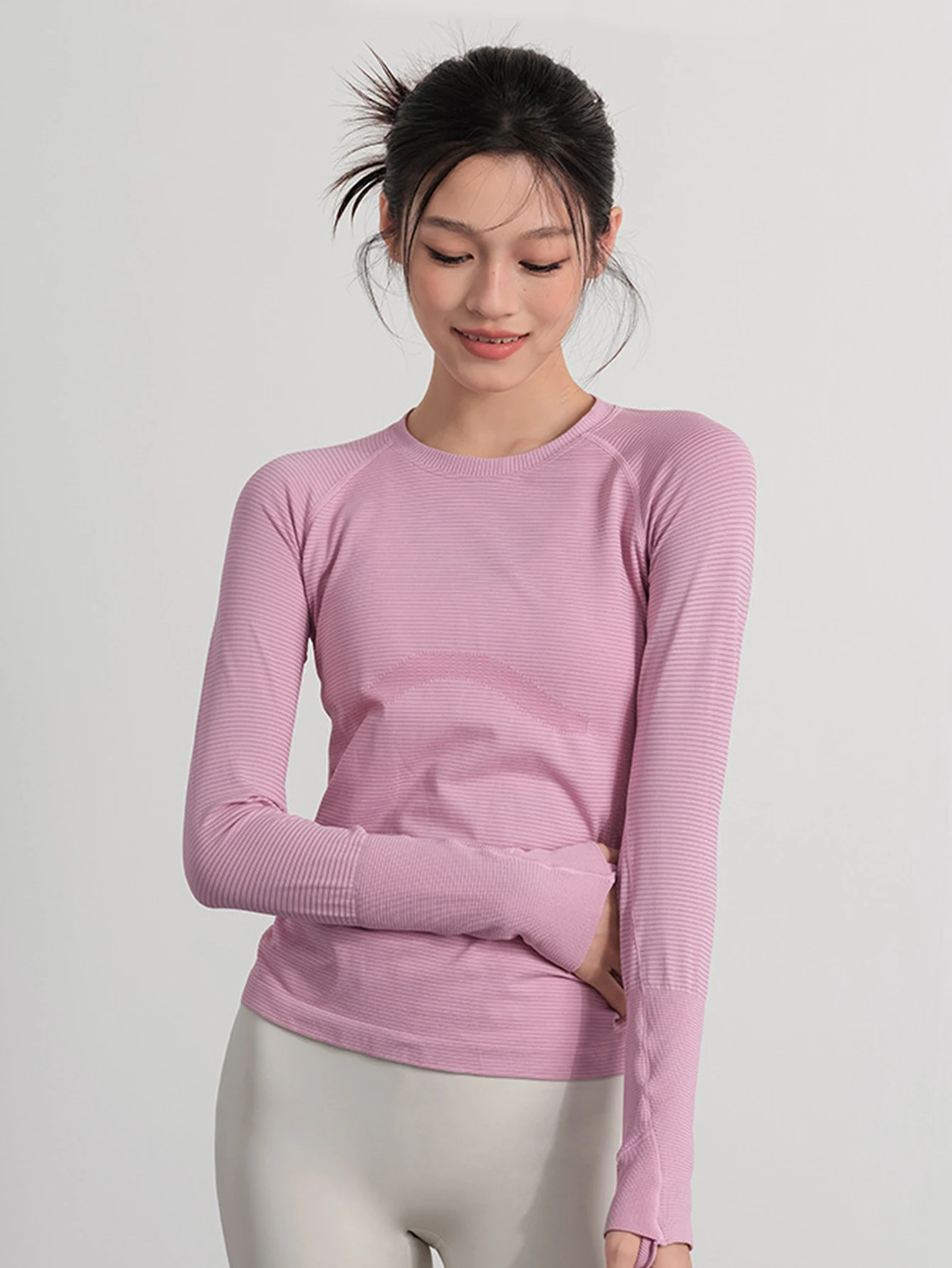 Damen Yoga-Trainingsoberteil für Herbst & Winter, Hochelastisch Figurbetont mit Rundhalsausschnitt, Schnelltrocknend Langarm Sport-Fitness-Shirt – Detail 11