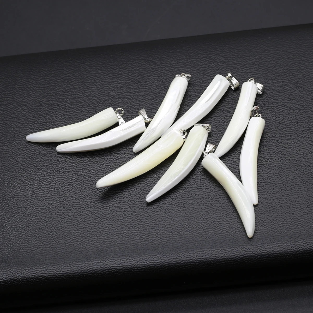 

20 PCS Ivory Shell Pendant Natural Fresh Water Nacre Shell Charm Pendant Jewelry Making DIY Necklace Earrings Accessories Gift