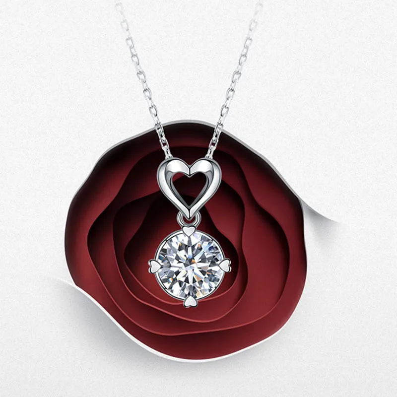 

Synthetic Moissanite diamond Love-shaped pendant inlaid with eight hearts and eight arrows zircon necklace