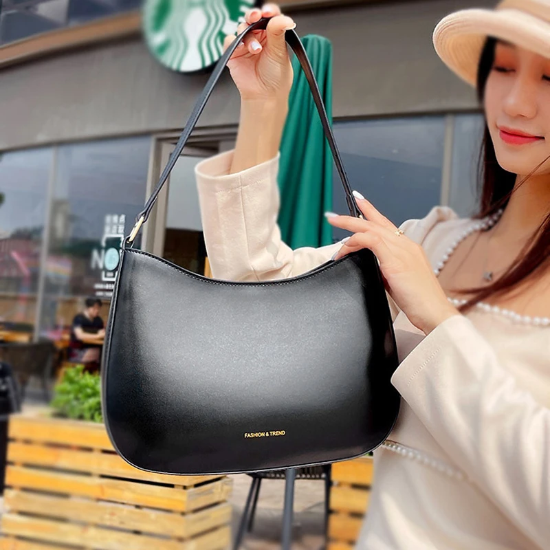 Рисунок 4 - Женская маленькая сумка через плечо