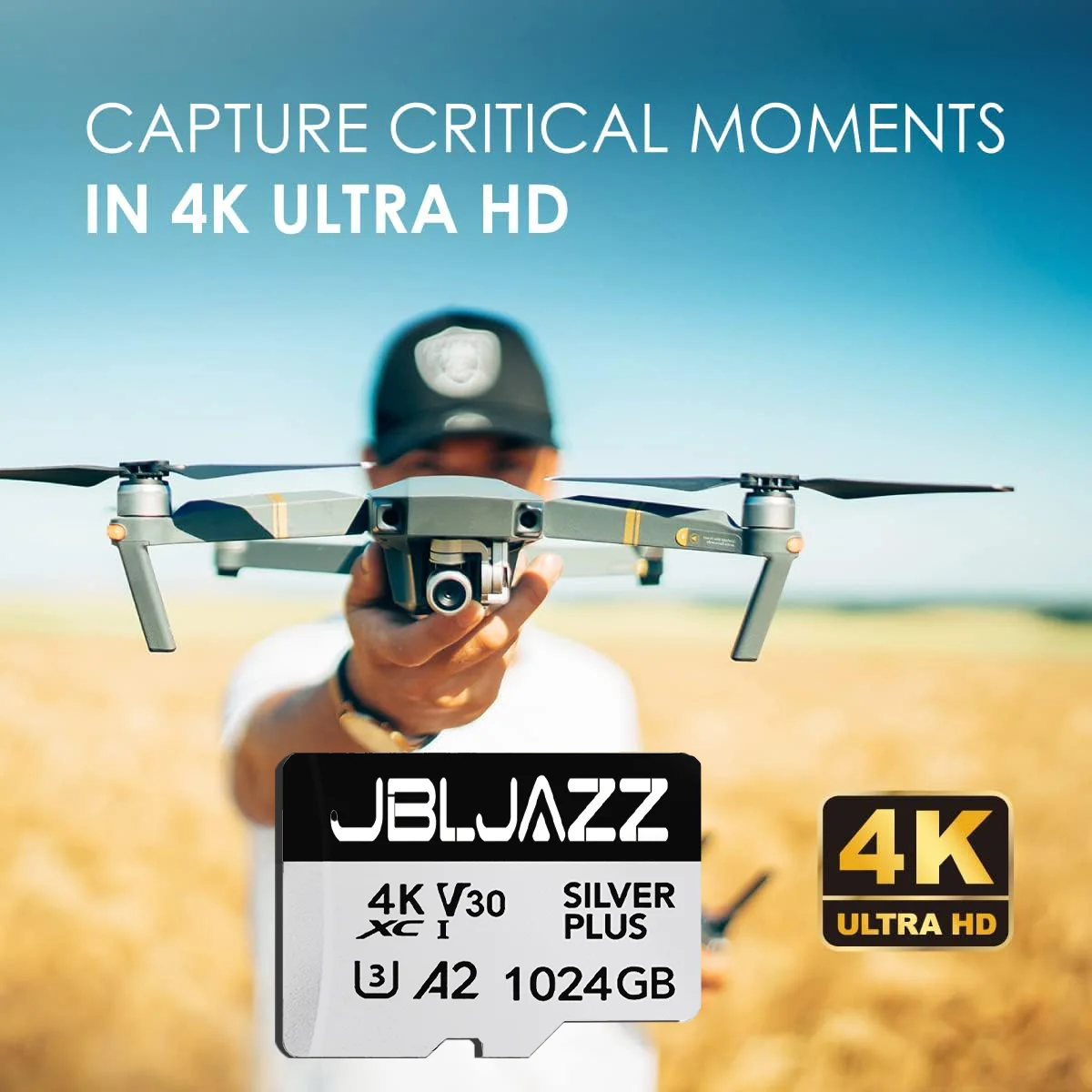 Main tenant l'adaptateur Micro SD haute capacité pour GoPro, montrant sa petite taille et sa compatibilité avec les caméras GoPro.