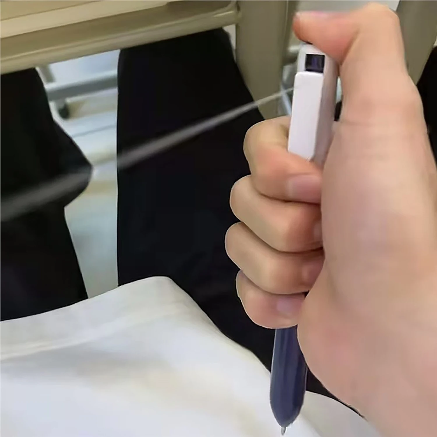 물 분수펜 장난용 볼펜 재미있는 장난감 다기능 장난감으로 쓸 수 있다