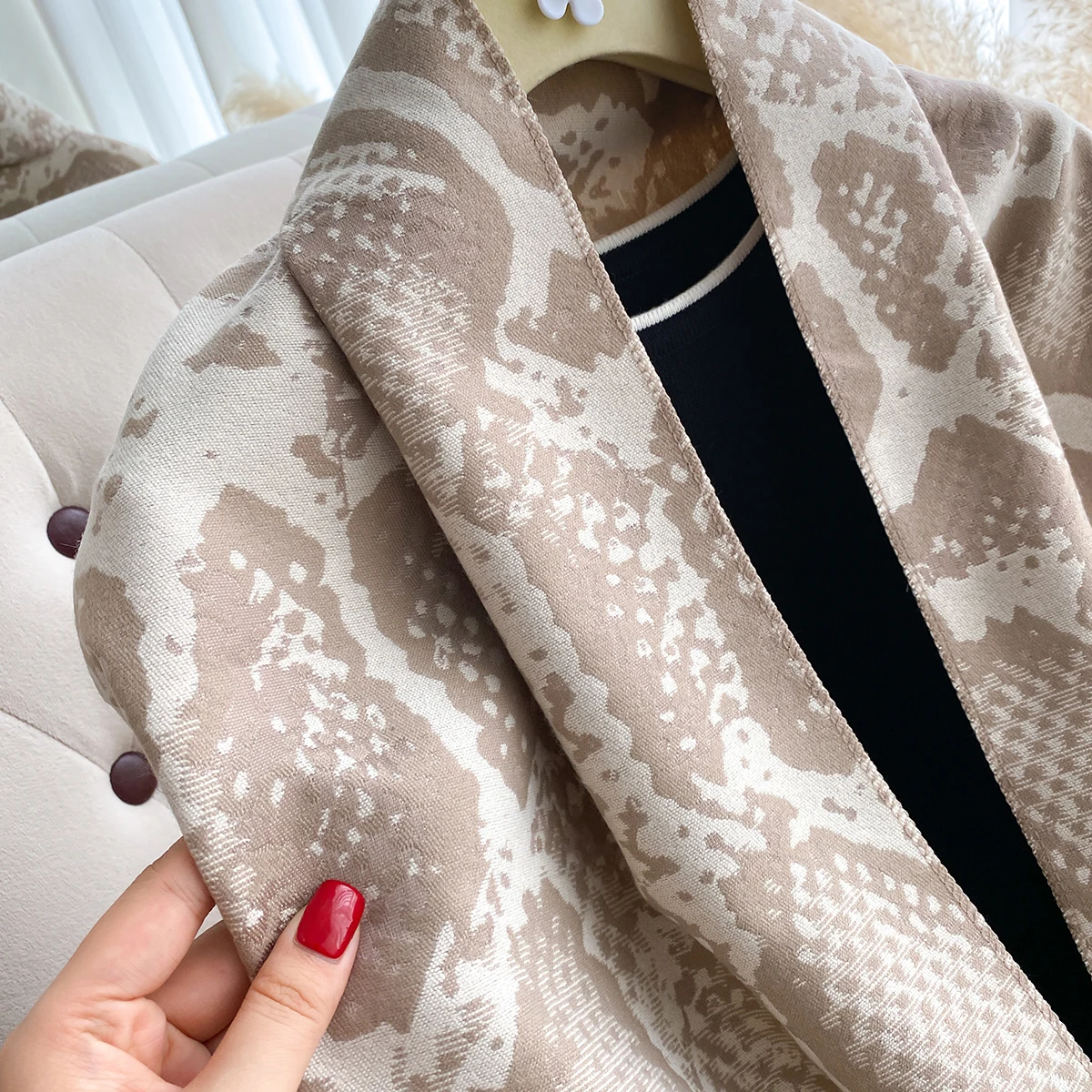 Luxury Autumn and Winter Cashmere Scarf Women New Warm Pashmina Blanket Poncho Scarves Fashion Snake-print Shawl Thick Bufanda