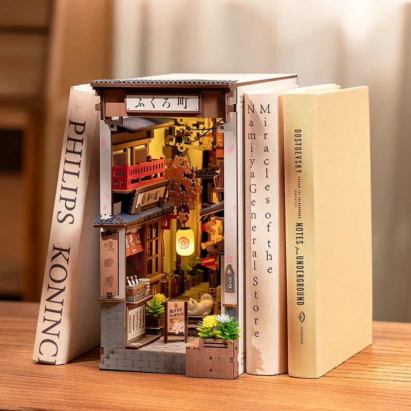 【専用】暗夜 SR 7枚セット or 8枚セット Rolife Book Nook Shelf Insert - Sakura Wine Alley TGB11