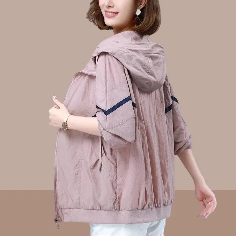 

Female Fashion Sun Protection Clothing New Summer Hooded Light Thin Women Coat Middle-Aged Mother Short Leisure Baseball Uniform