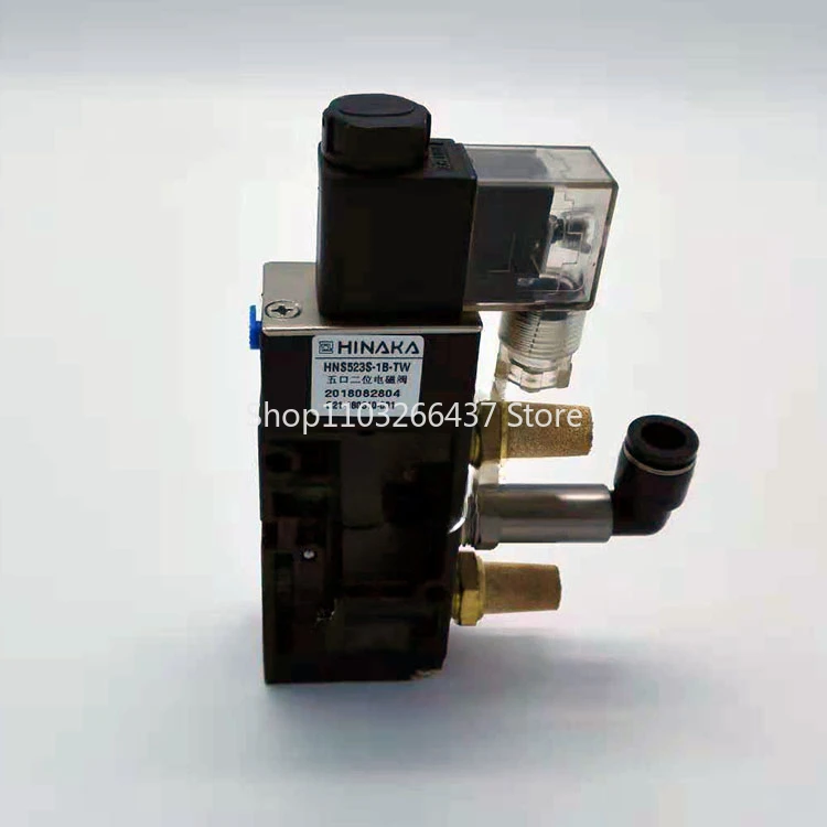 

Пятипортовый двухпозиционный режущий цилиндр Соленоидный клапан HPS/HNS523S3B/1B оригинальная Подлинная фотомагнитная жидкость HINAKA