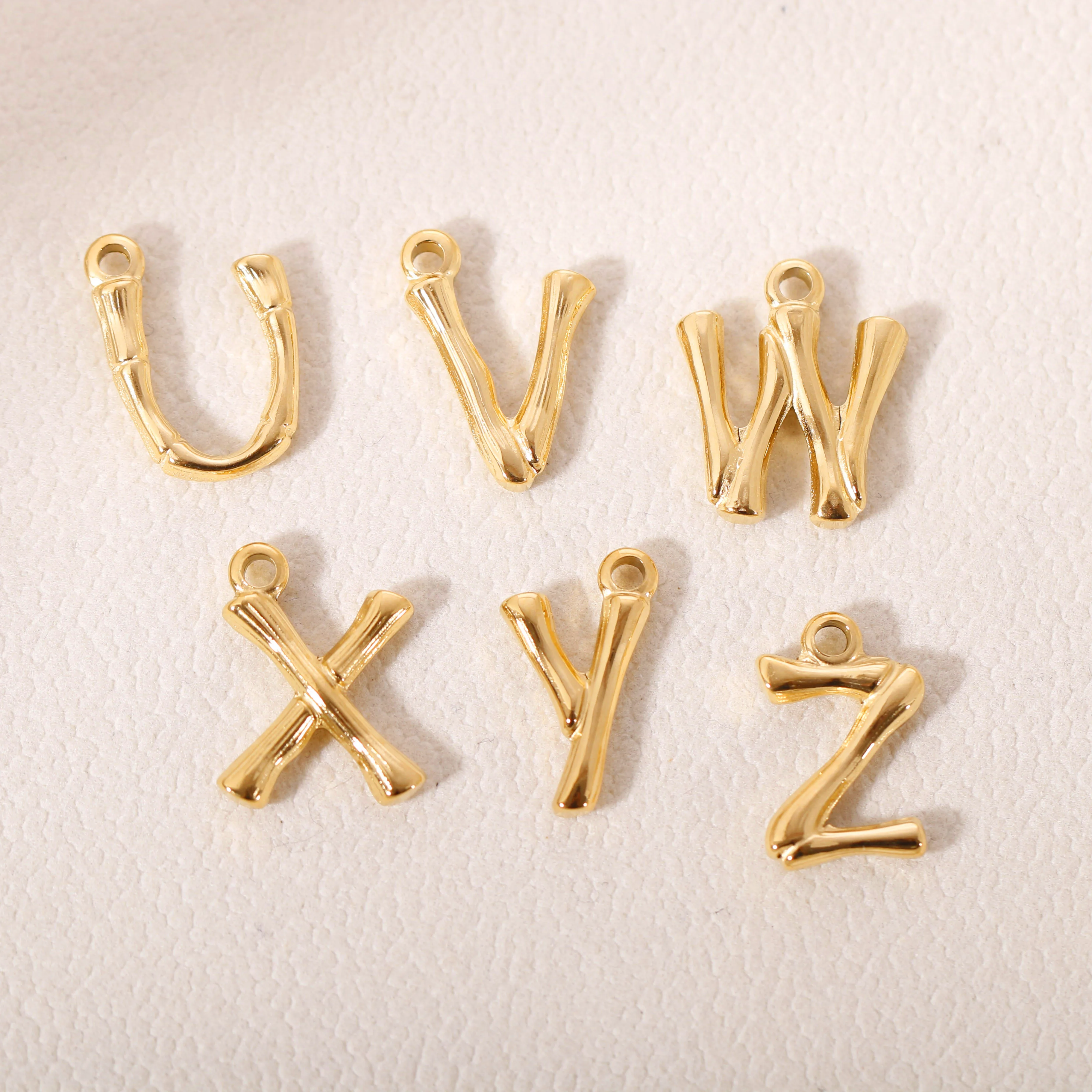 3 Teile/los Englisch Buchstaben Charms Edelstahl PVD Überzug Initial A-Z Alphabet Anhänger DIY Personalisierte Schmuck Finden – Detail 6