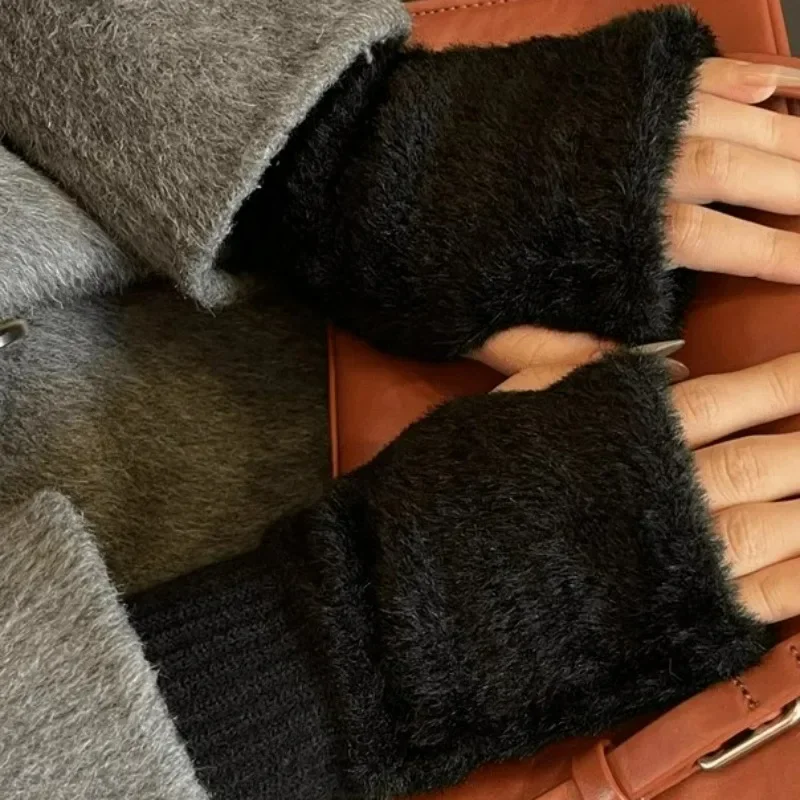 Antifreeze Half Finger Gloves Women Winter Cozy Plush Heat-retaining Glove Cold Days Outdoor Photography Warm Fingerless Gloves