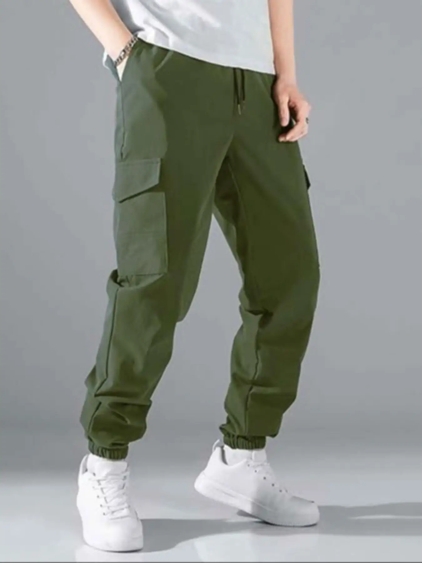Herren Cargohose mit Taschen und Kordelzug, Regular Fit, Lässige Modehose für den Alltag – Detail 13