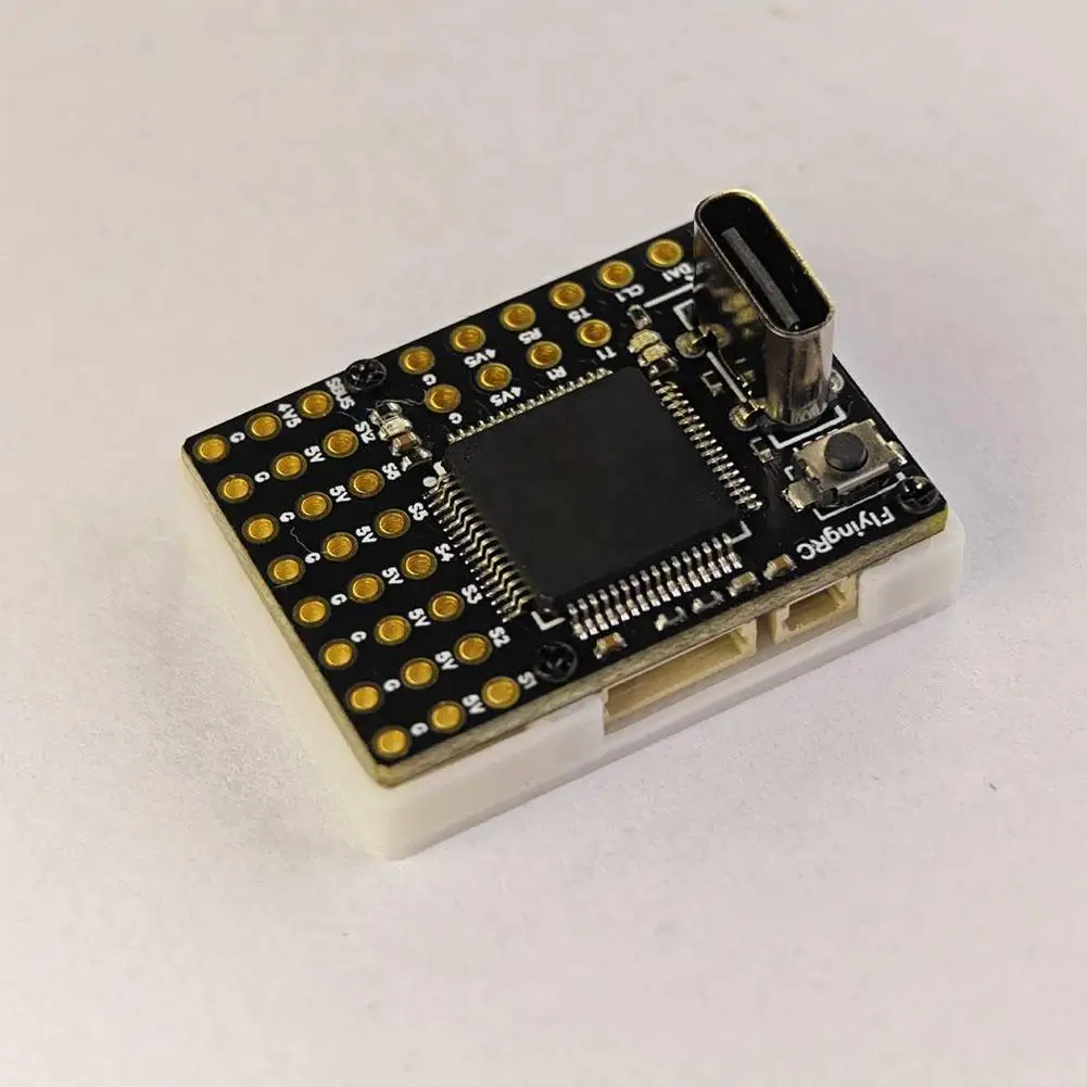 Câblage du contrôleur de vol STM32F405 pour ailes fixes RC avec récepteur et servos connectés