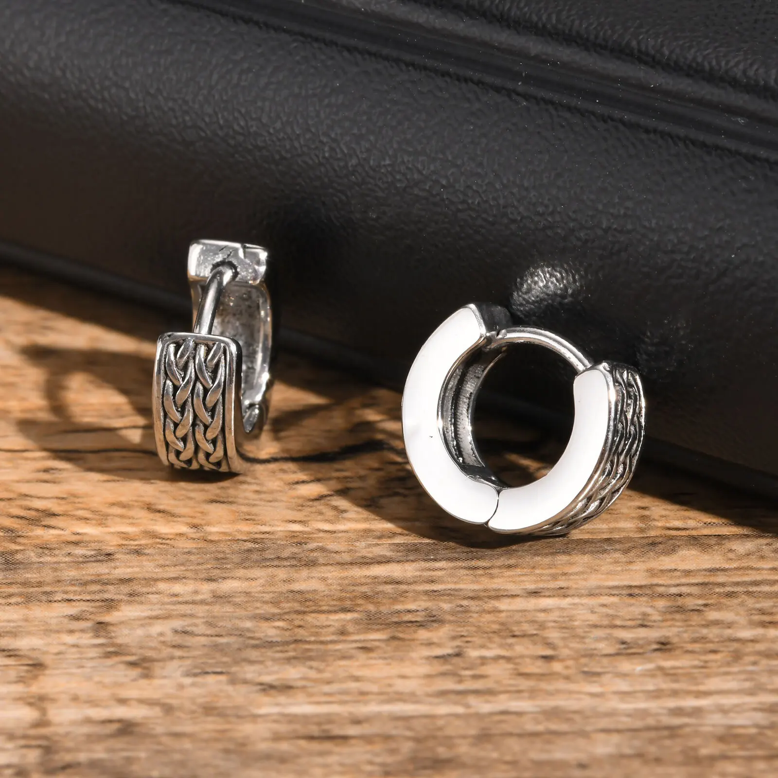 Punk-Wikinger-Creolen für Männer und Jungen, Vintage-Huggies-Ohrringe aus Edelstahl mit keltischem Knoten, Hip-Hop-Cool-Street-Schmuckgeschenke – Detail 6