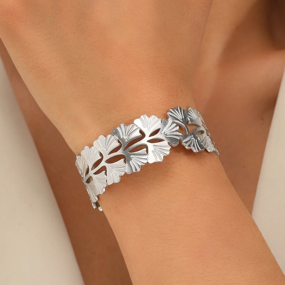 Stainless Steel Bracelet New Trend Botanical Carving Small Fresh Ginkgo Biloba Fallen Leaf Bracelet For Women Jewelry Party Gift 2