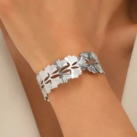 Stainless Steel Bracelet New Trend Botanical Carving Small Fresh Ginkgo Biloba Fallen Leaf Bracelet For Women Jewelry Party Gift 2