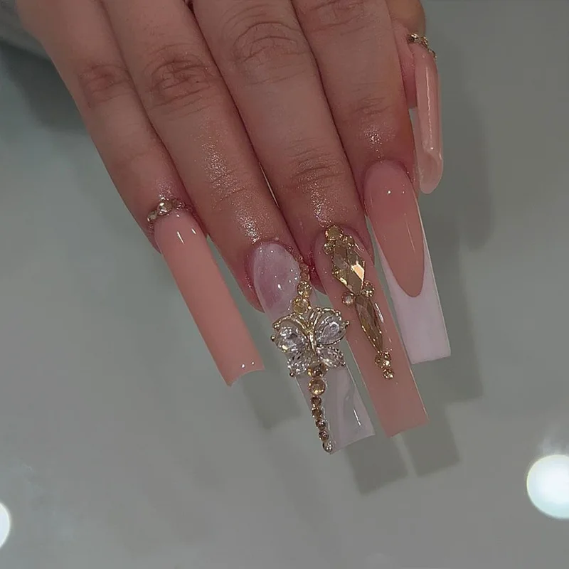 Yanlış 24 Adet Kare Çivi Uzun Bale Tırnaklar üzerinde Basın Giyilebilir Fransız Sahte Tırnak ile Rhinestone Kelebek Tasarım Rhineste_voghion.com