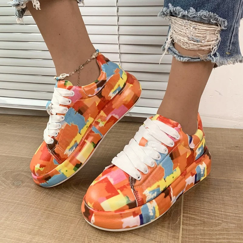 Women's Casual Sneakers 2023 Fashion New Painted Graffiti Lace Up Sports Shoes for Women Flat Pu Leather Ladies Running Shoes
