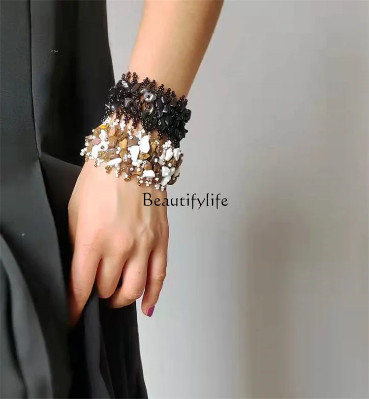 

Zhonggu Chun Handmade Heavy Industry Beaded Natural Small Stone Bracelet Bracelet