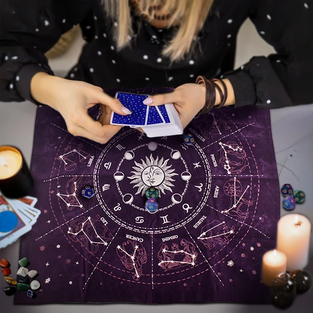 Nappe de carte de Tarot en velours, tissu d'autel imprimé lune et soleil, tapis de chariot de Tarot révélant la Fortune, vêtements de Table pour sorcière de Divination 2