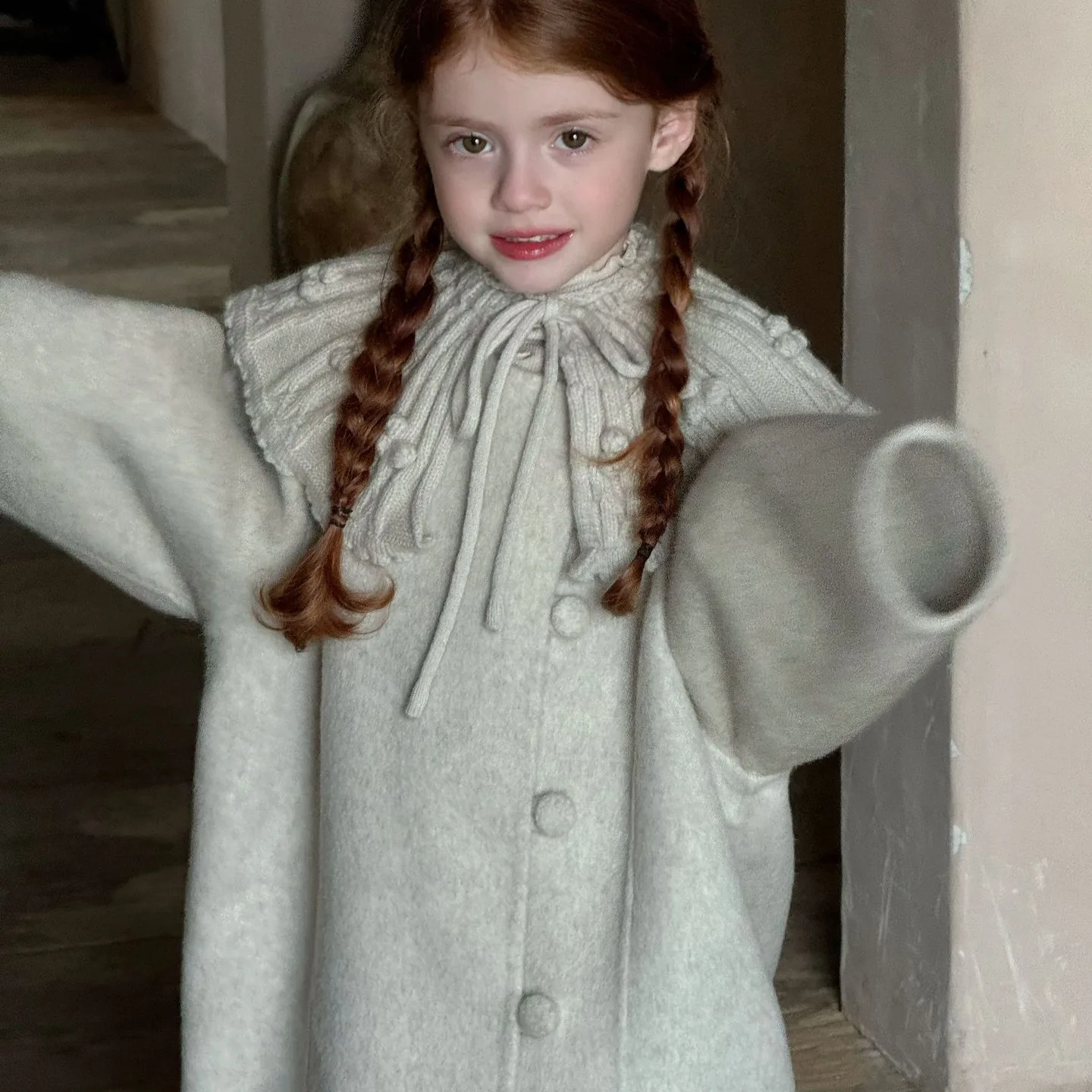 Girls Retro Fur Ball Collar Autumn and Winter New Children Clothes Girls Fashion and Versatile Knitted Collar