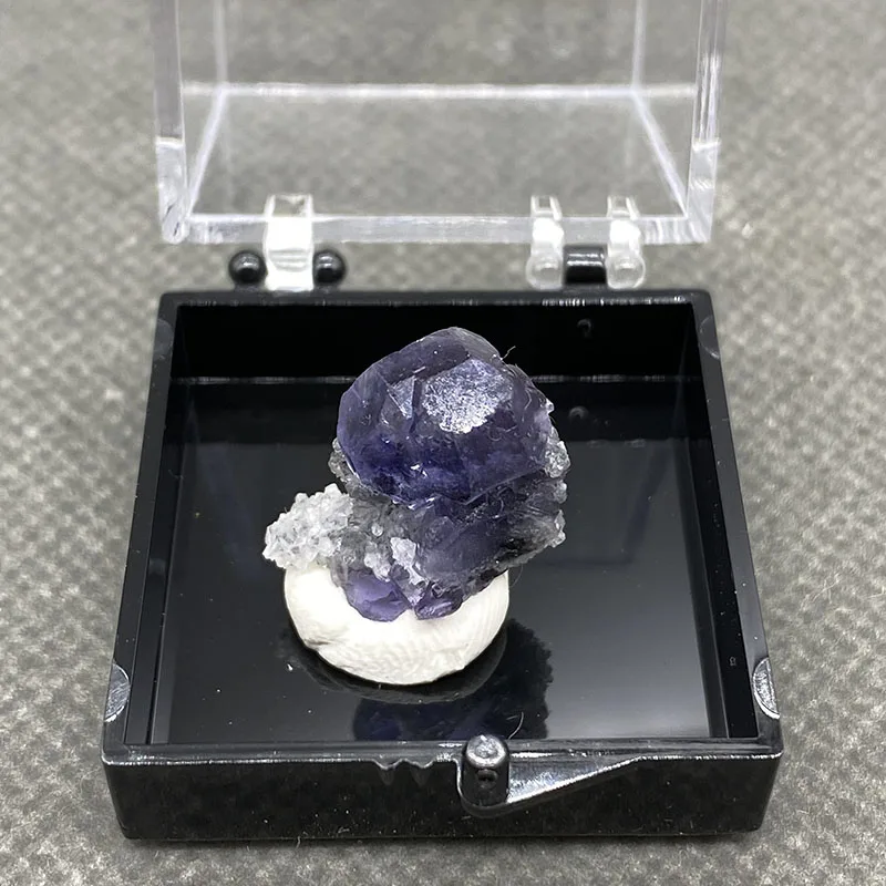 100% Natural Polyhedral Tanzanite blue Purple fluorite cluster mineral specimens Gem level Stones and crystals +Box size：3.5cm fluorite mineral specimens