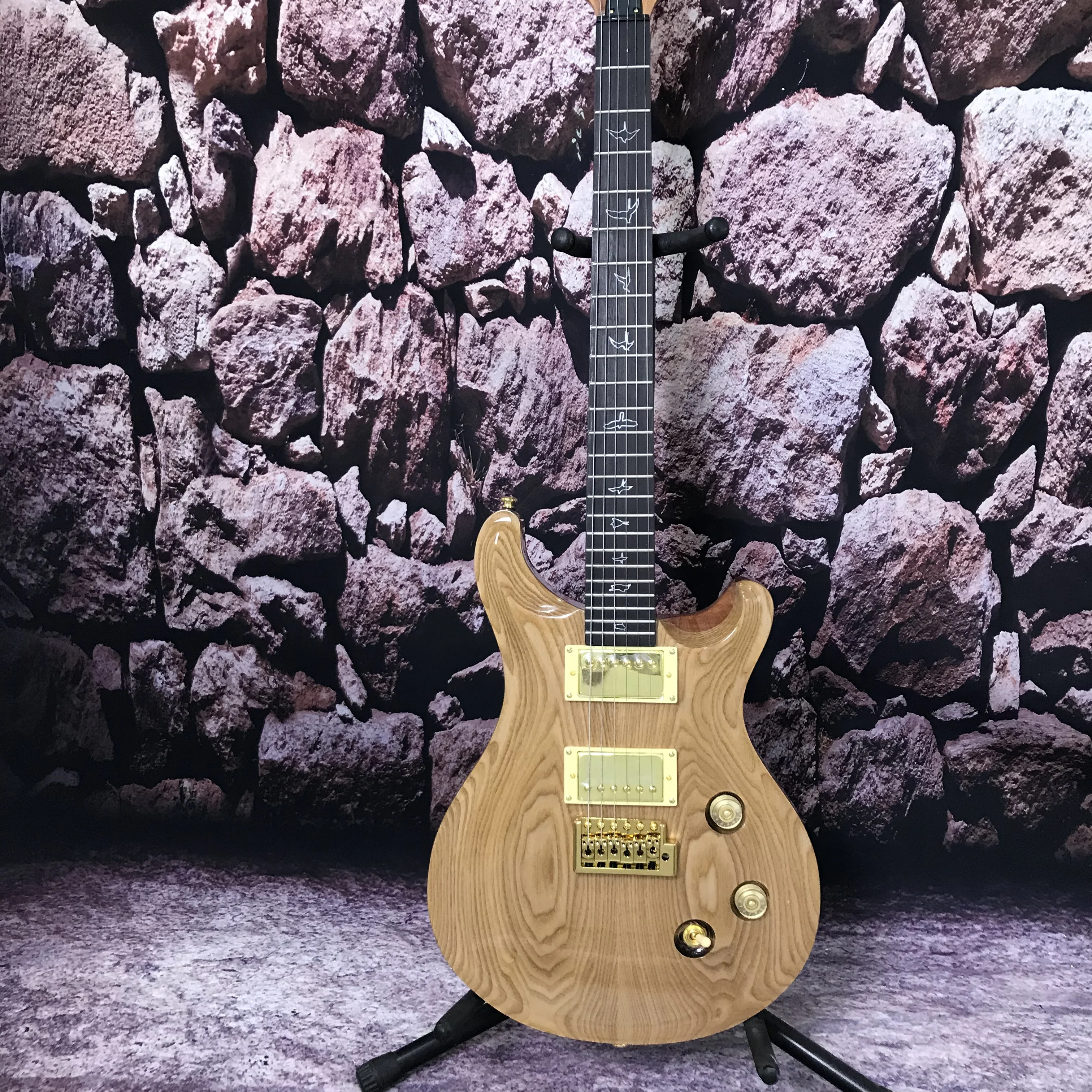 Factory Electric Guitar Natural Color Maple Wood Top Bird Good Sound Quality
