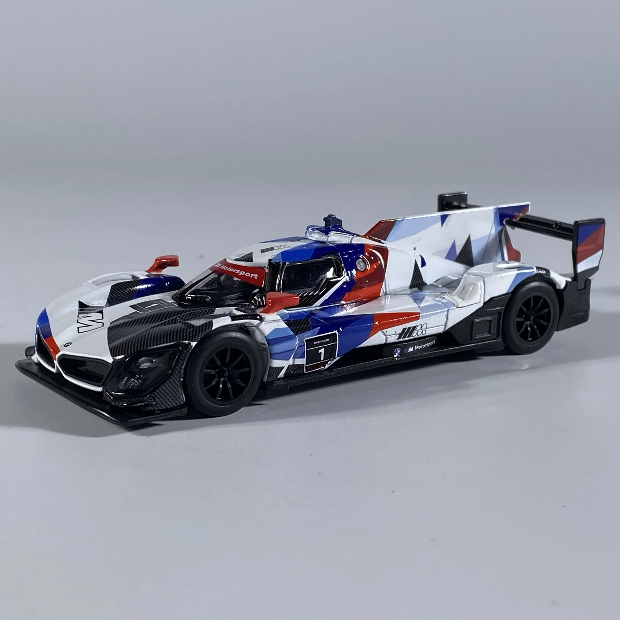 BMW M Hybrid V8 Super Racing Alloy Diecast Model Car - Collectible Miniature Vehicle for Display and Decoration