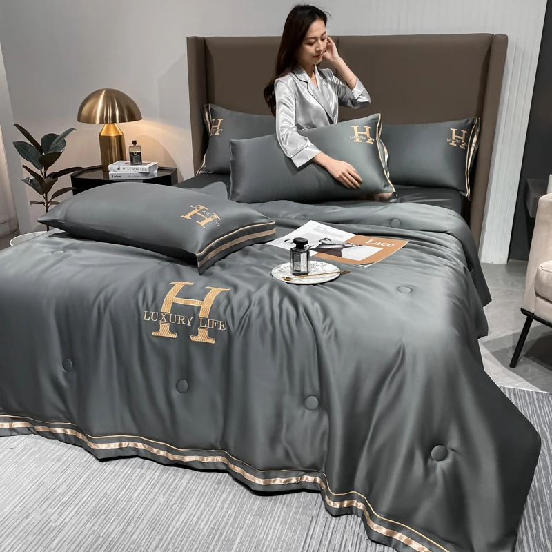 New Ice Silk Summer Quilt Air Conditioned Comforter Quick Cooling and Cooling Home Student Dormitory Quilt Queen King Size summer quilt