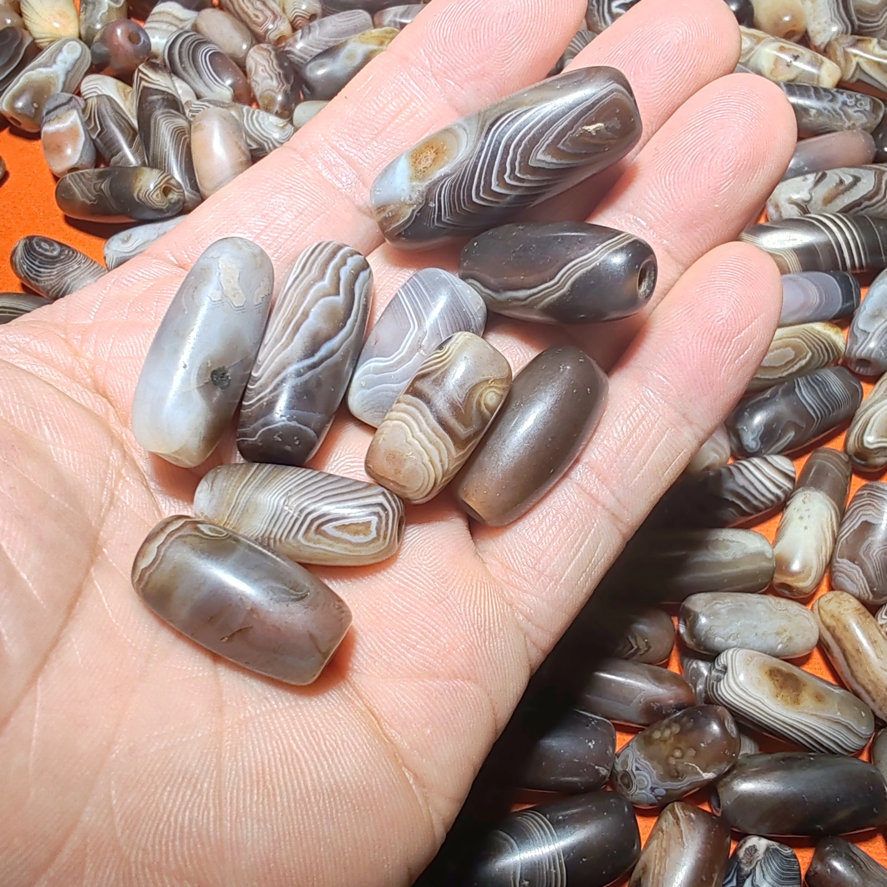 

1pcs/lot Natural striped old agate dzi rare Weathering lines Full of cinnabar Irregular handmade beads Ancient beads amulet diy