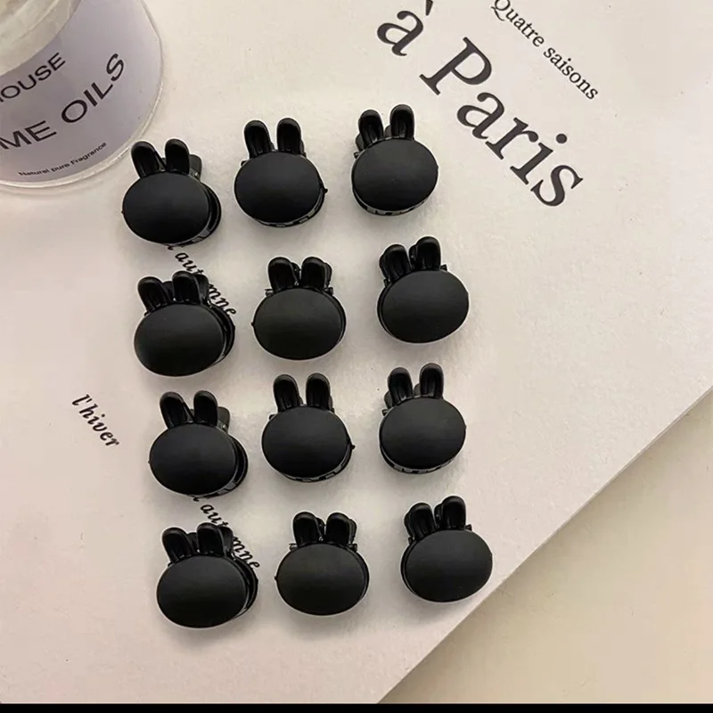12 pcs Black rabbit