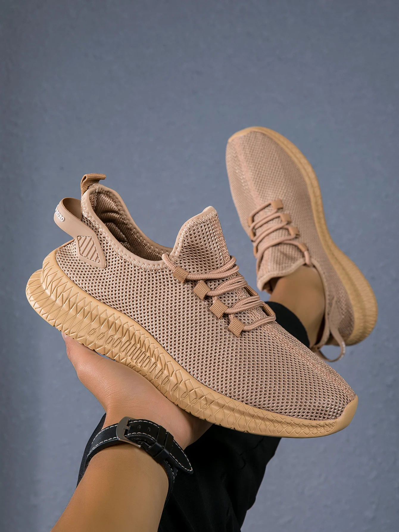 Herren Leichte Atmungsaktive Laufschuhe mit Schnürsystem Komfortabel für Ganztägiges Tragen Vielseitig Modisch mit Mesh-Obermaterial