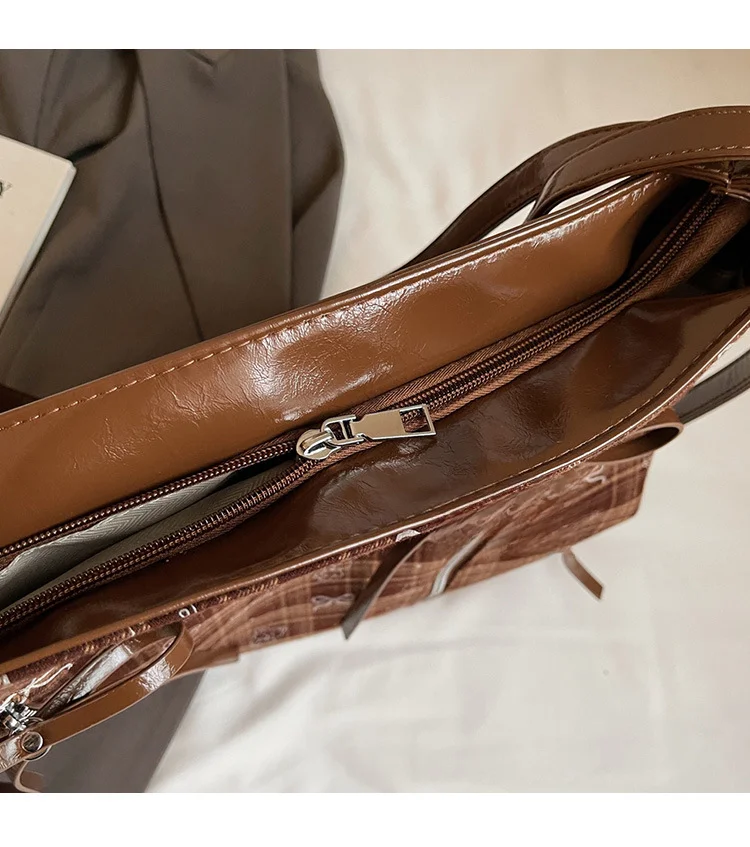 2024 summer and autumn new tote niche shoulder versatile butterfly armpit bag, high-end plaid women's bag_voghion.com