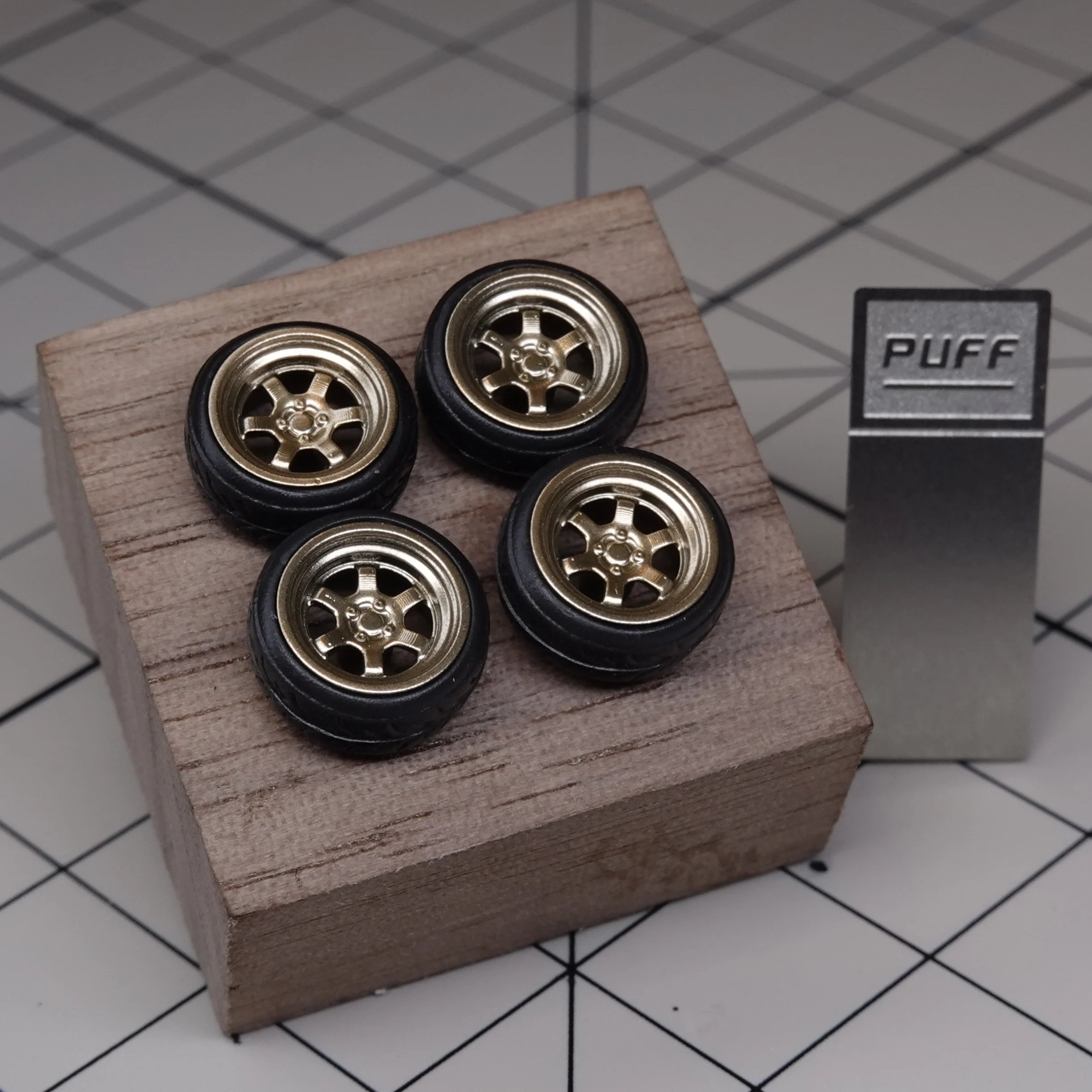 

Puff 1/64 Wheels With Rubber Tires Resin Rims Modified Parts for 1:64 Model Car Detail-up 6.8mm RAYS-TE37