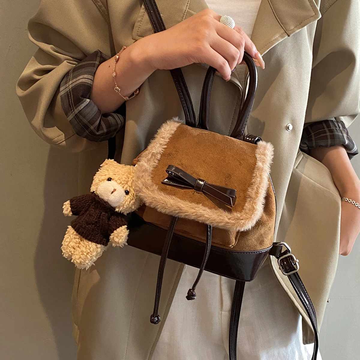 Suede Plush Backpack for Women, Fashionable Niche Design, Student Autumn and Winter School Bag, Korean Style, High-Value Travel Backpack for Shopping and Travel